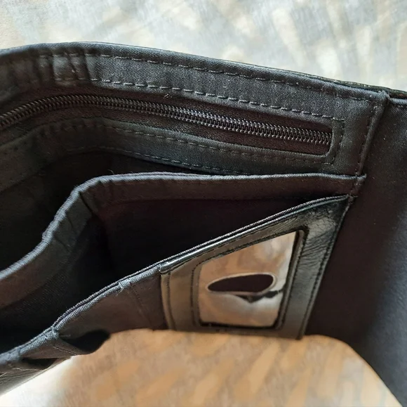 Nine & Co geometric print wallet. - Picture 10 of 12